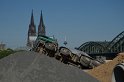 Betonmischer umgestuerzt Koeln Deutz neue Rheinpromenade P003